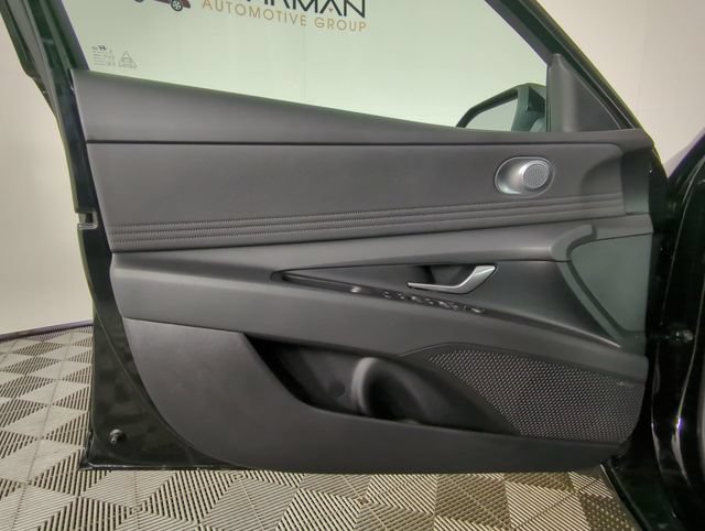 New 2026 Hyundai Elantra Limited FWD image 30