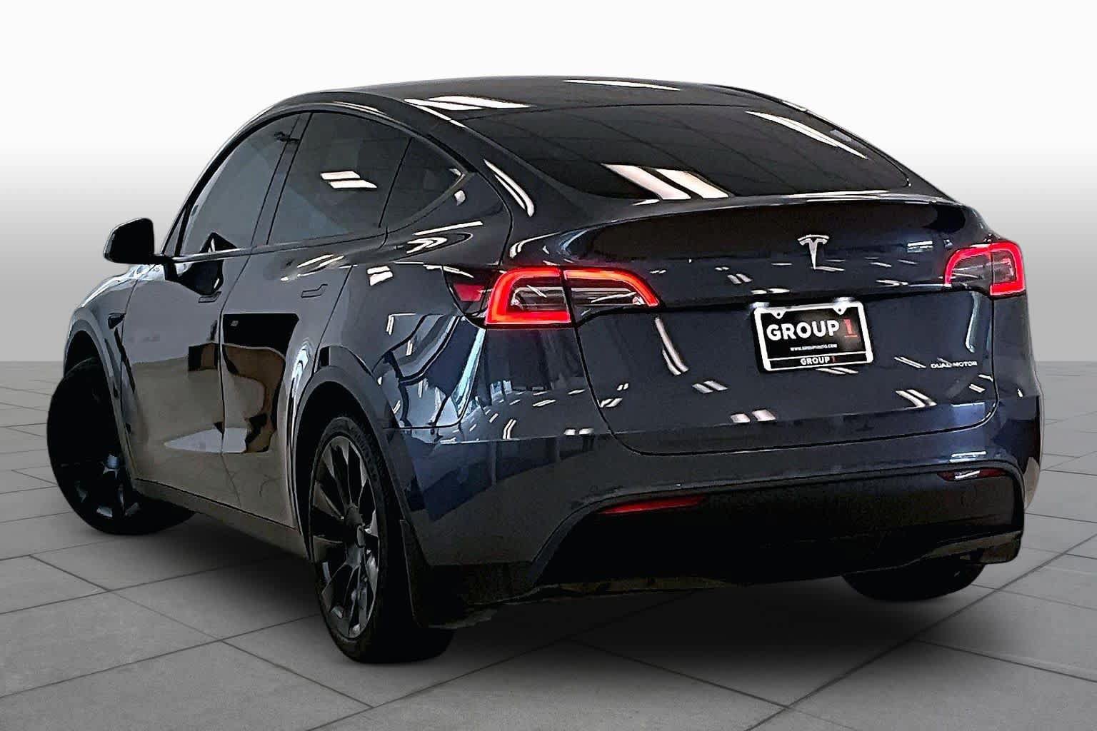 Used 2022 Tesla Model Y Long Range AWD/4WD image 11