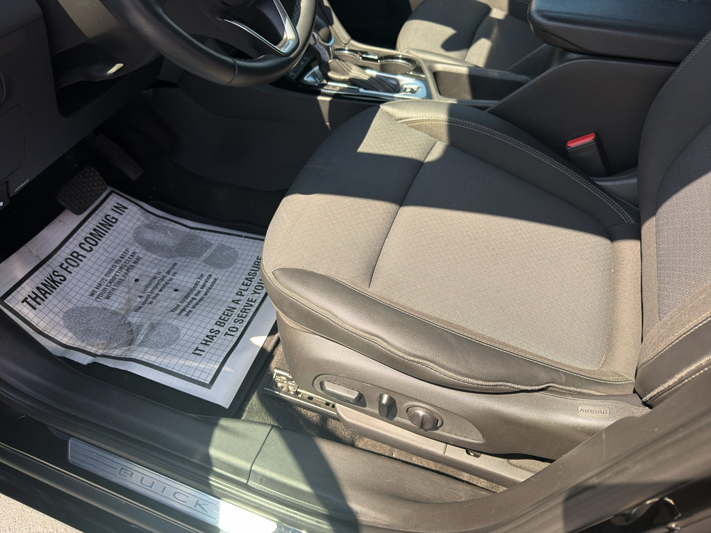 Used 2022 Buick Encore GX Select w/ Sport Touring Package FWD image 13