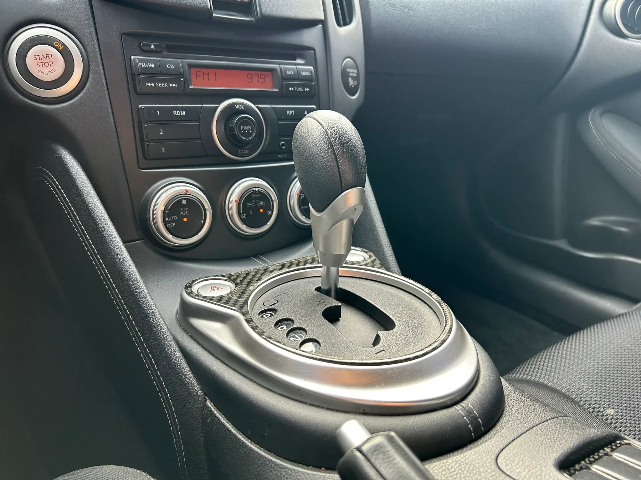Used 2012 Nissan 370Z Coupe RWD image 16