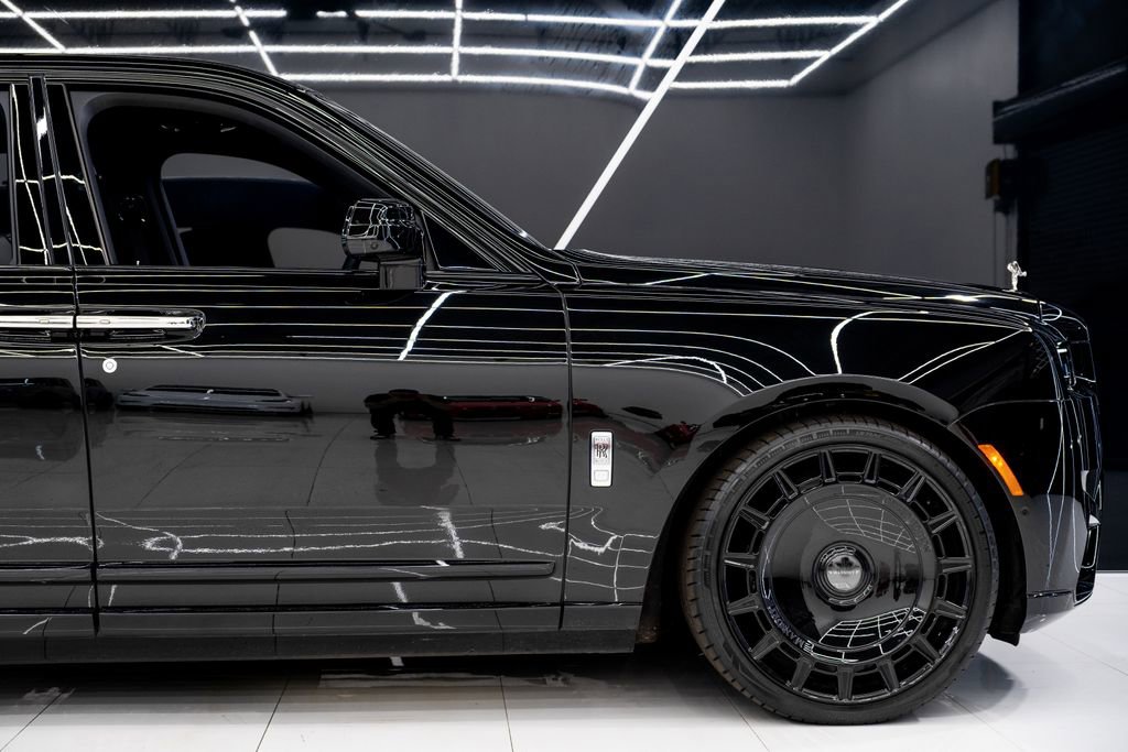 Used 2026 Rolls-Royce Cullinan image 12