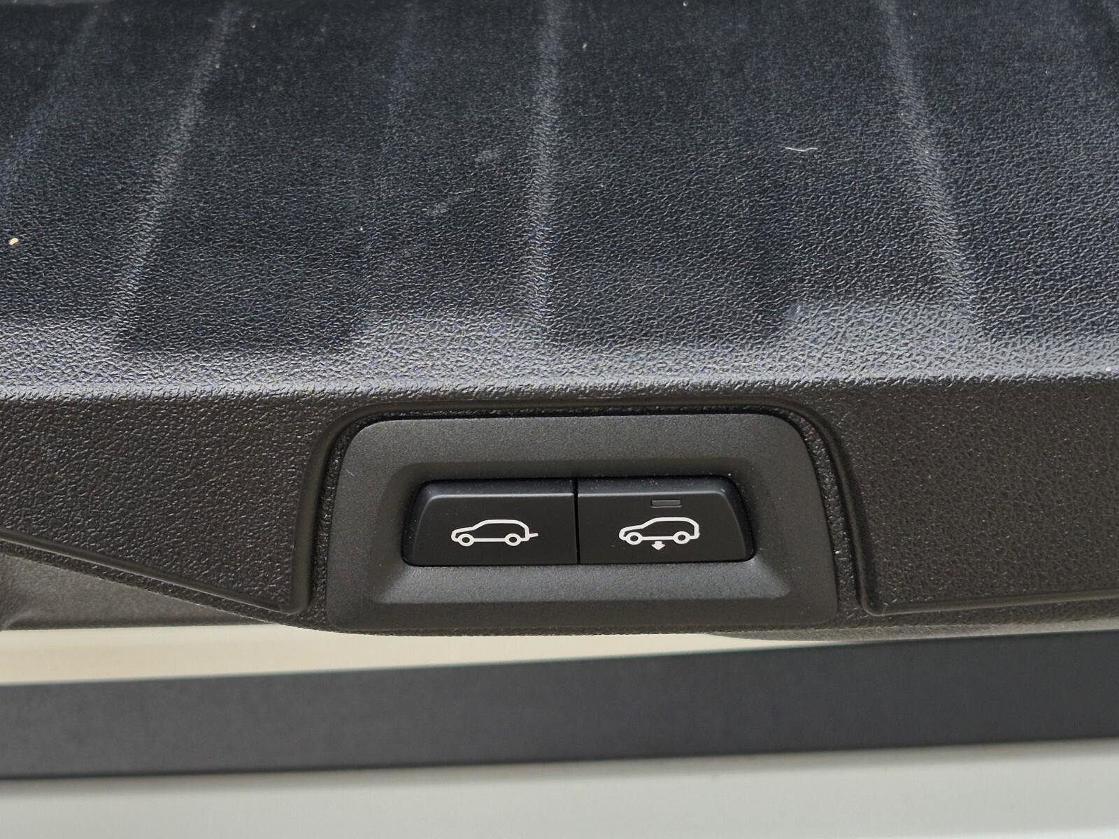 Certified 2026 BMW X5 xDrive40i w/ Climate Comfort Package image 9