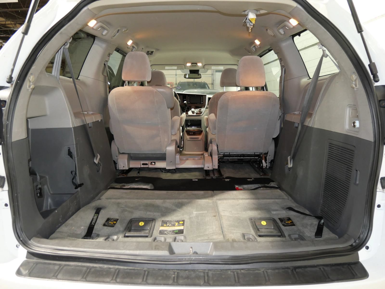 Used 2018 Toyota Sienna LE FWD image 20