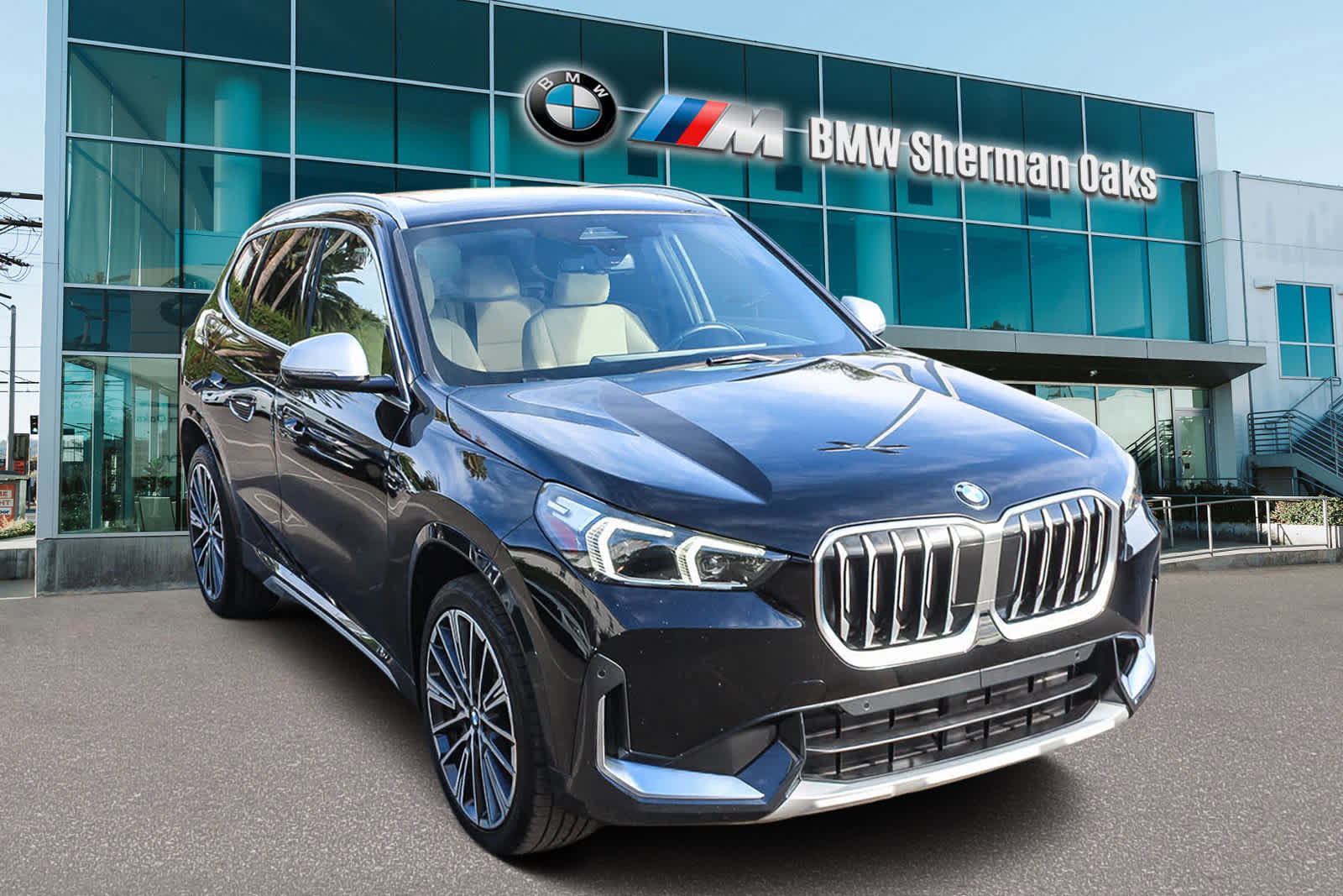 Used 2023 BMW X1 xDrive28i w/ Convenience Package image 3