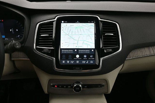 Used 2024 Volvo XC90 B5 Plus w/ Protection Package AWD/4WD image 13