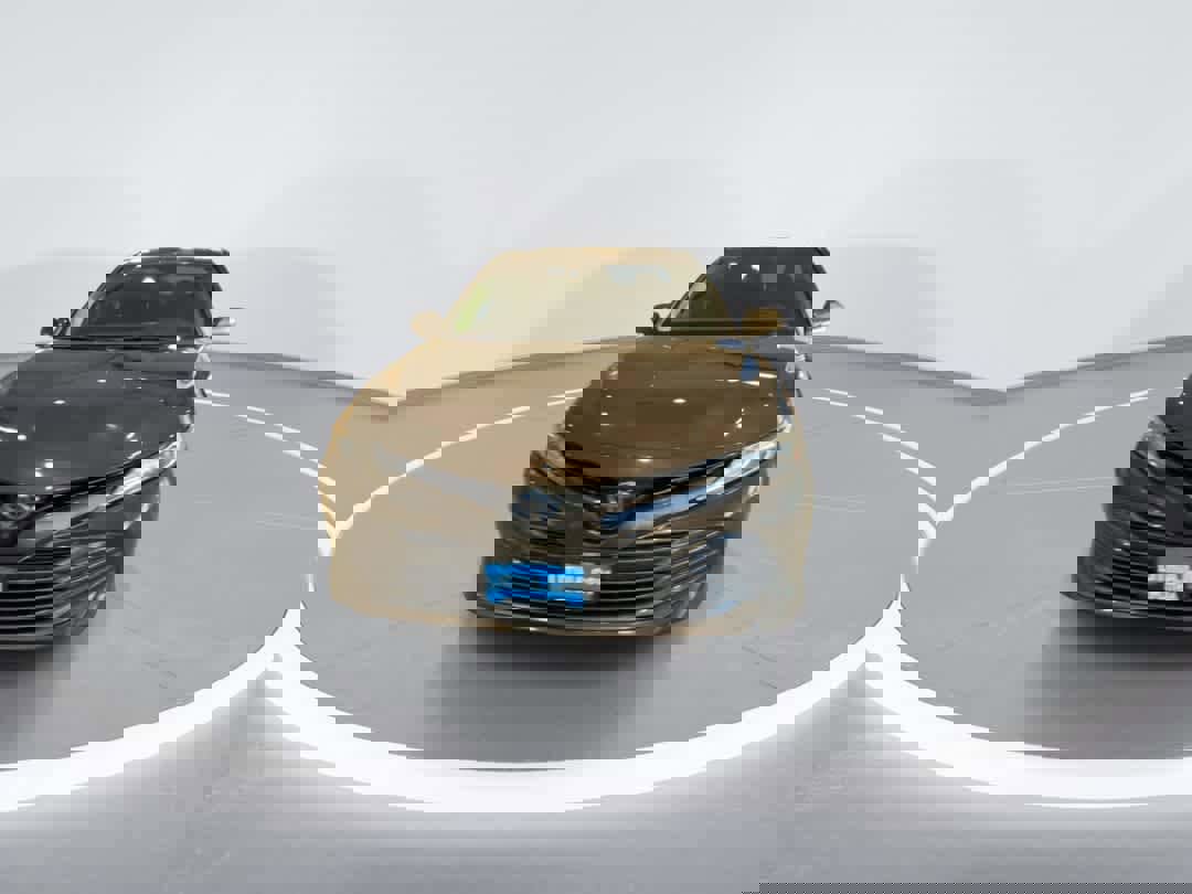 Used 2018 Toyota Camry XLE image 3