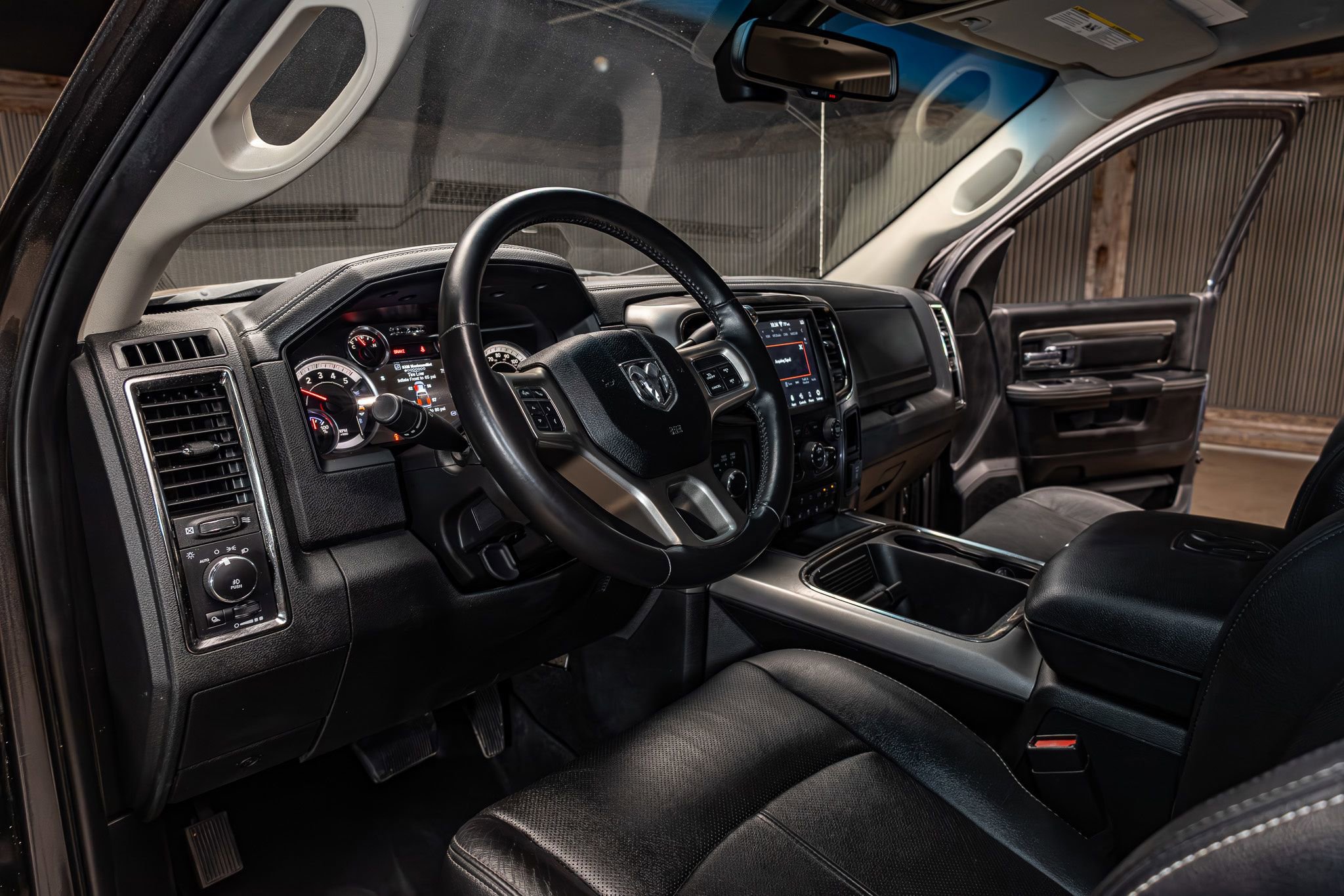 Used 2018 RAM 2500 Laramie w/ Sport Appearance Group AWD/4WD image 13
