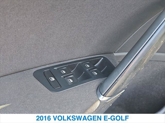 Used 2016 Volkswagen e-Golf SE w/ DC Fast Charging Package FWD image 13