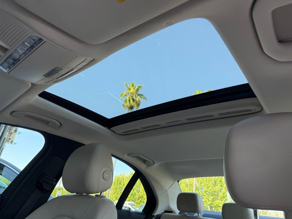 Used 2019 Mercedes-Benz C 300 Sedan image 2