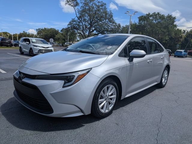 Used 2023 Toyota Corolla LE w/ LE Convenience Package FWD image 8