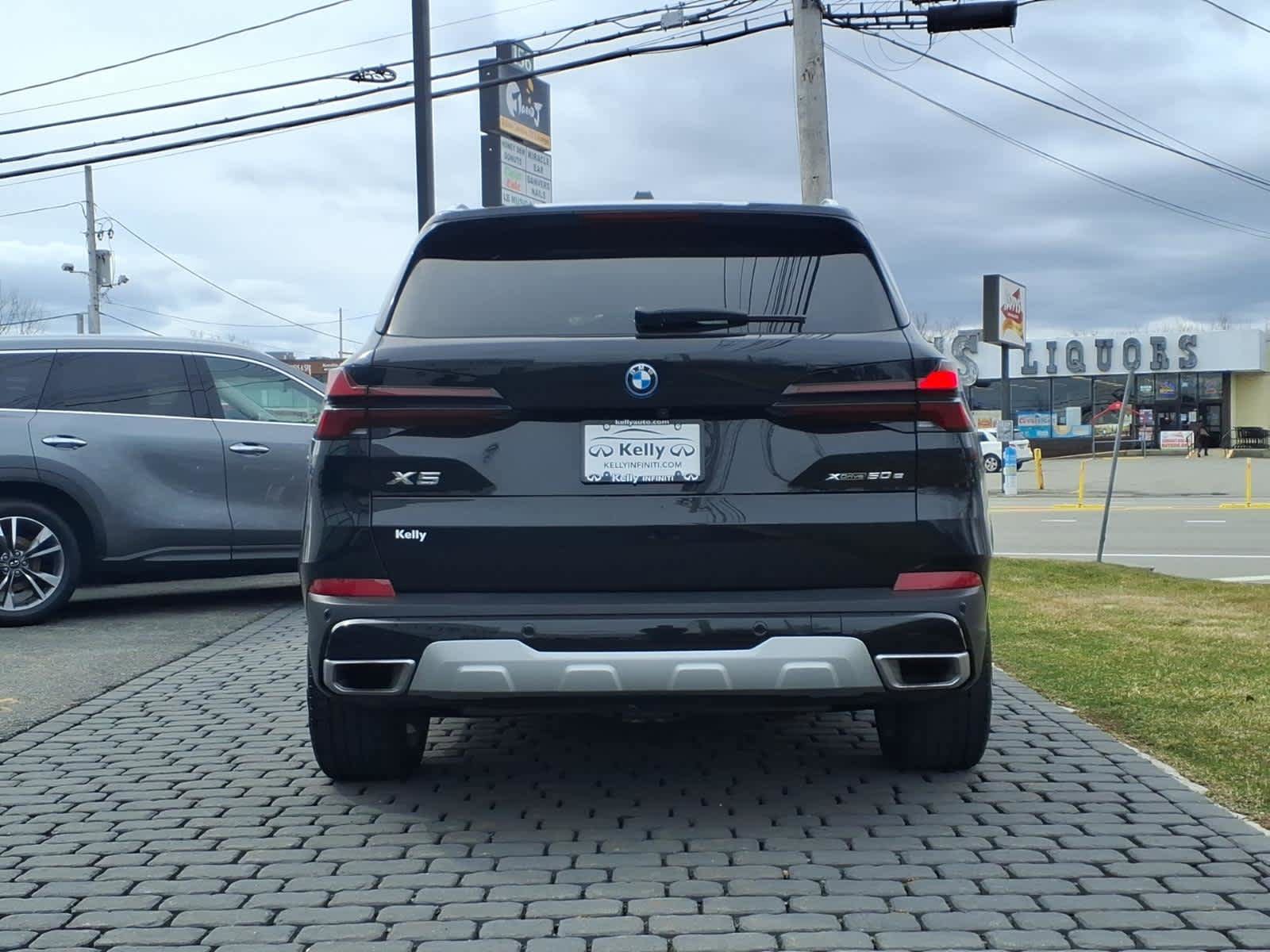 Used 2025 BMW X5 xDrive50e image 5