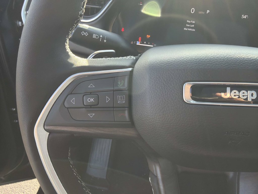 Used 2025 Jeep Grand Cherokee L Limited w/ MOPAR Finishing Package AWD/4WD image 27