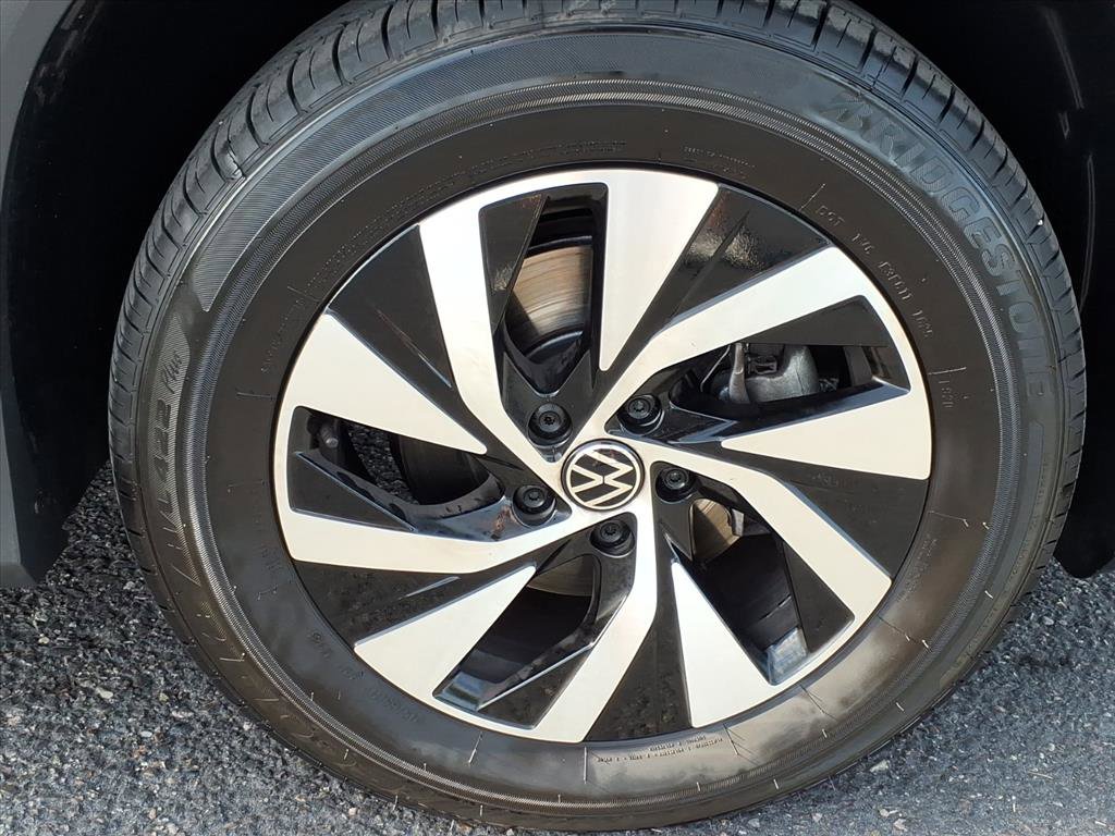 Certified 2025 Volkswagen Tiguan S image 10