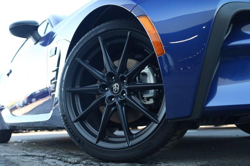 New 2025 Toyota GR86 Premium image 3
