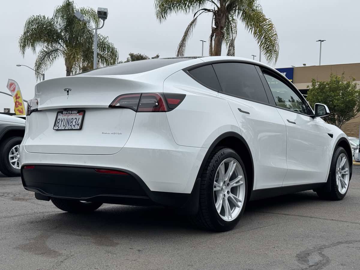 Used 2021 Tesla Model Y Long Range AWD/4WD image 15