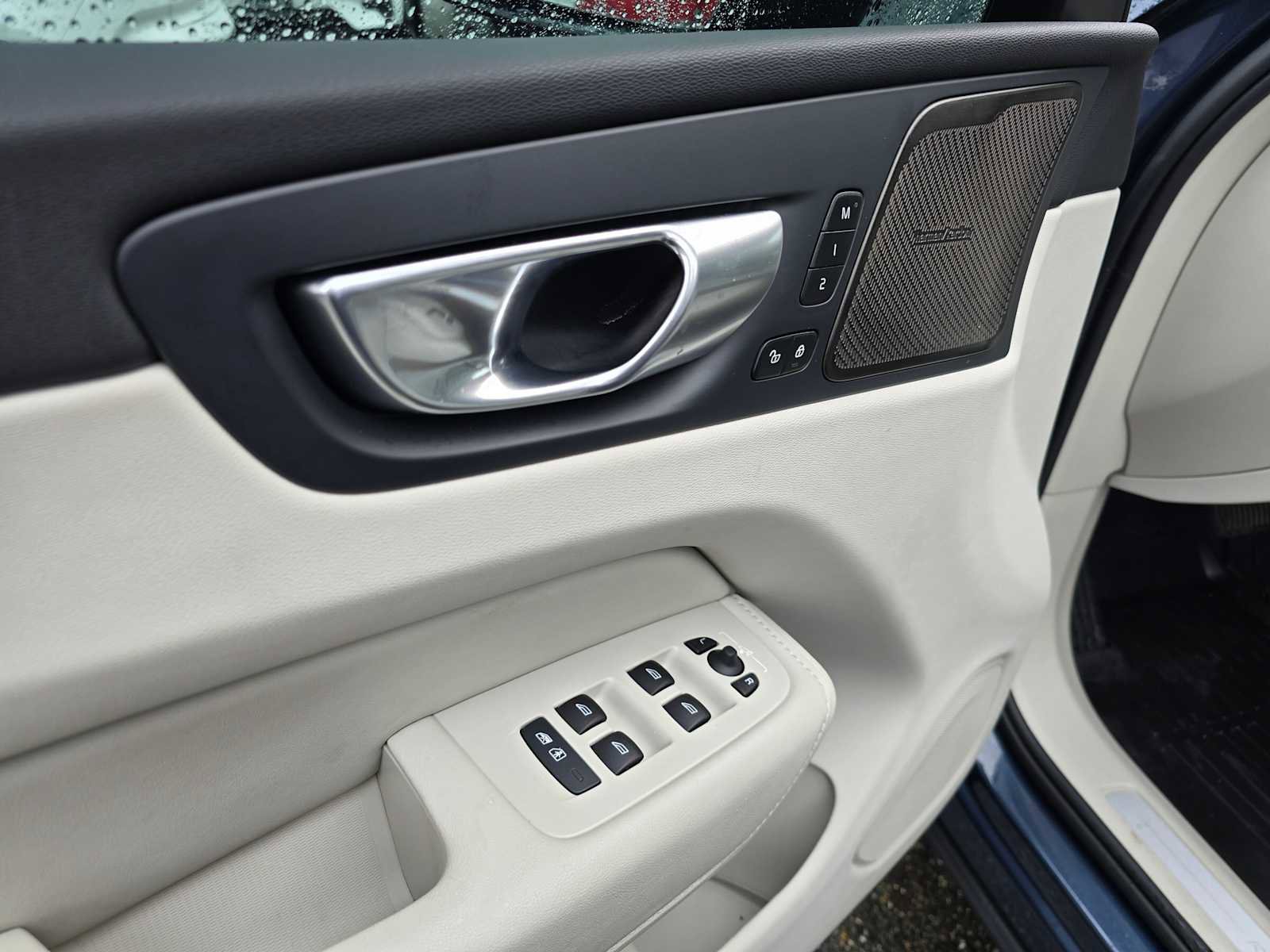 Certified 2023 Volvo XC60 T8 Plus w/ Climate Package image 23