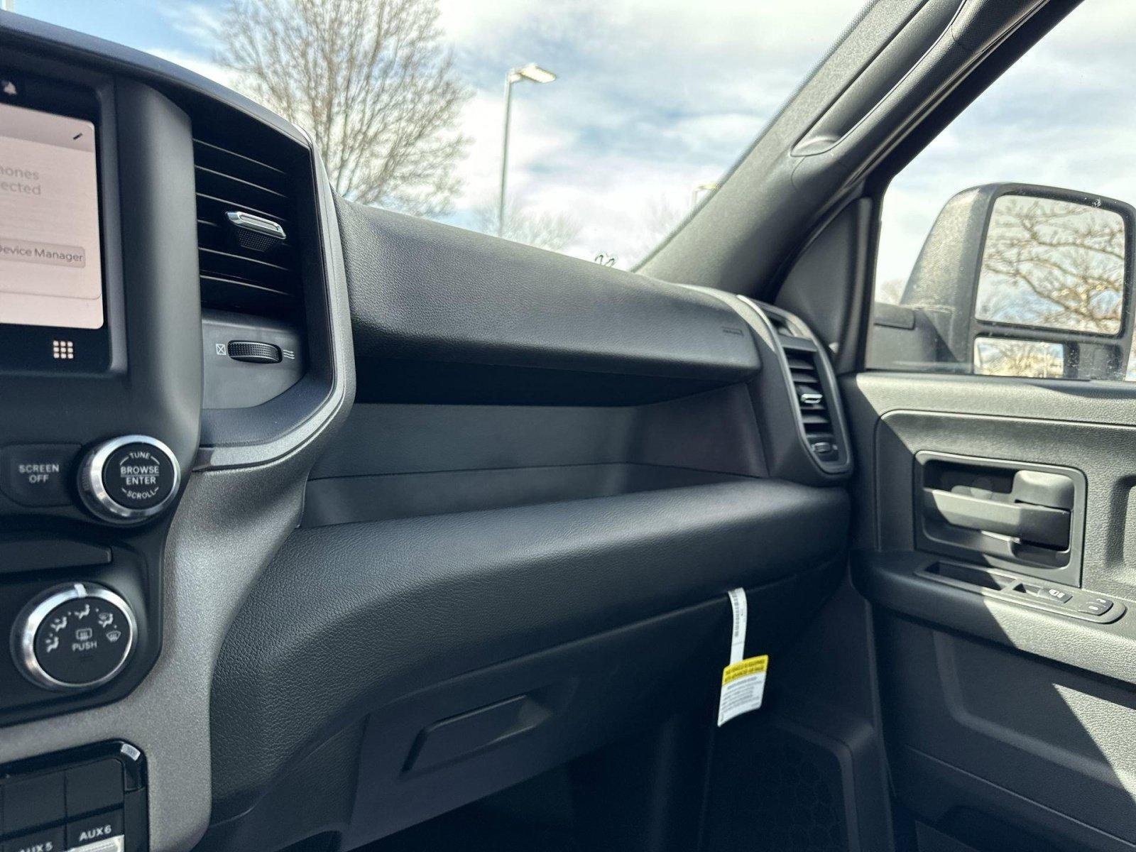 New 2023 RAM 3500 Tradesman AWD/4WD image 22