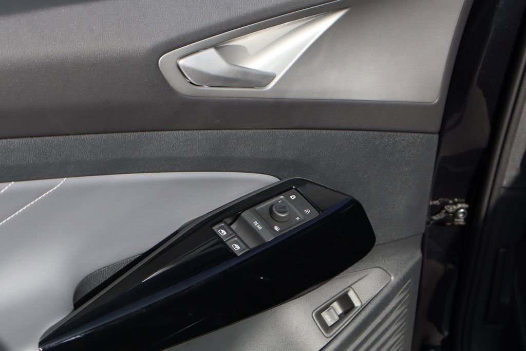 Used 2024 Volkswagen ID.4 S image 18