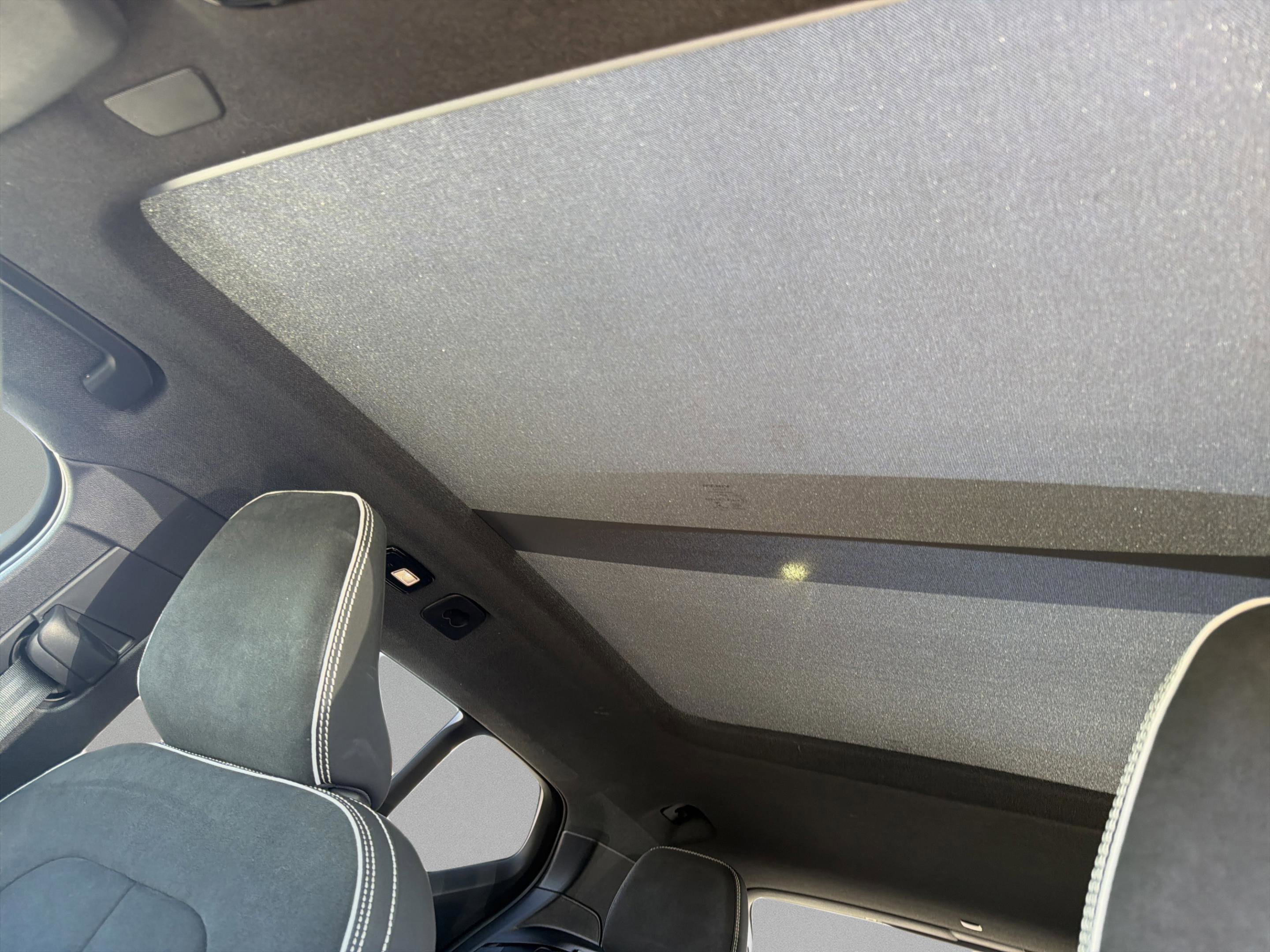 Used 2023 Volvo XC40 Recharge Ultimate image 29