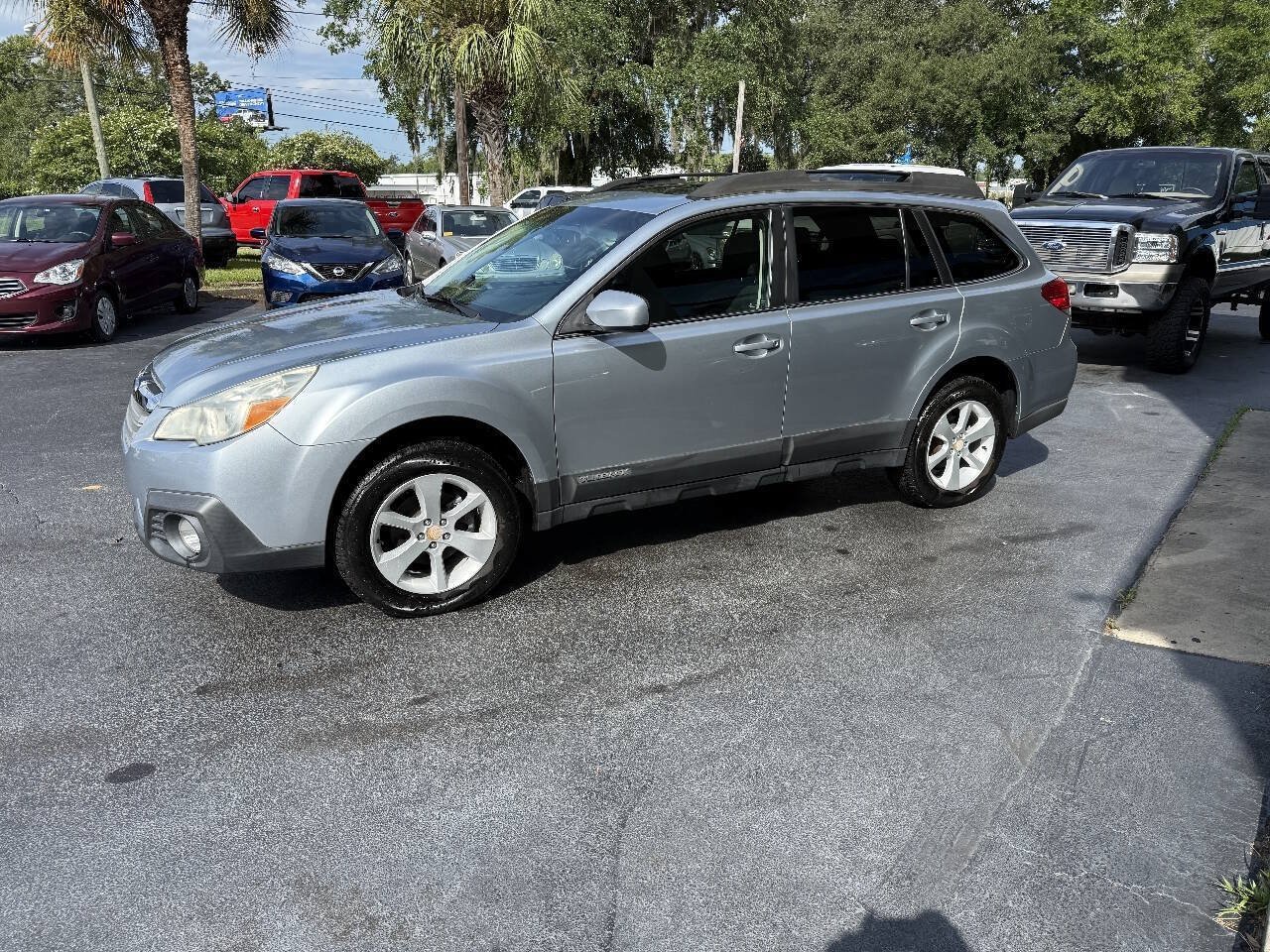 Used 2014 Subaru Outback 2.5i Premium w/ Moonroof Package AWD/4WD image 4