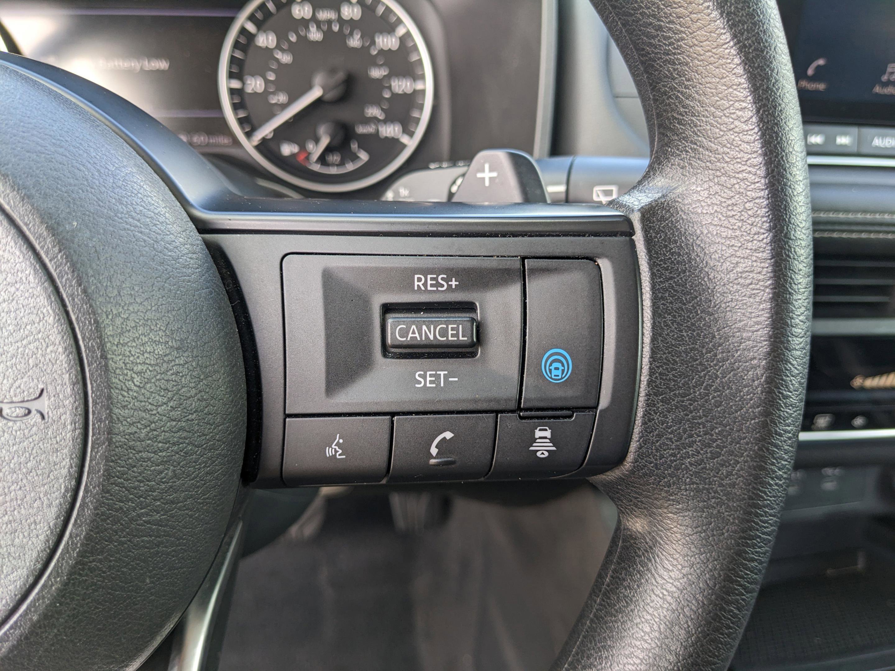 Used 2024 Nissan Rogue SV image 37