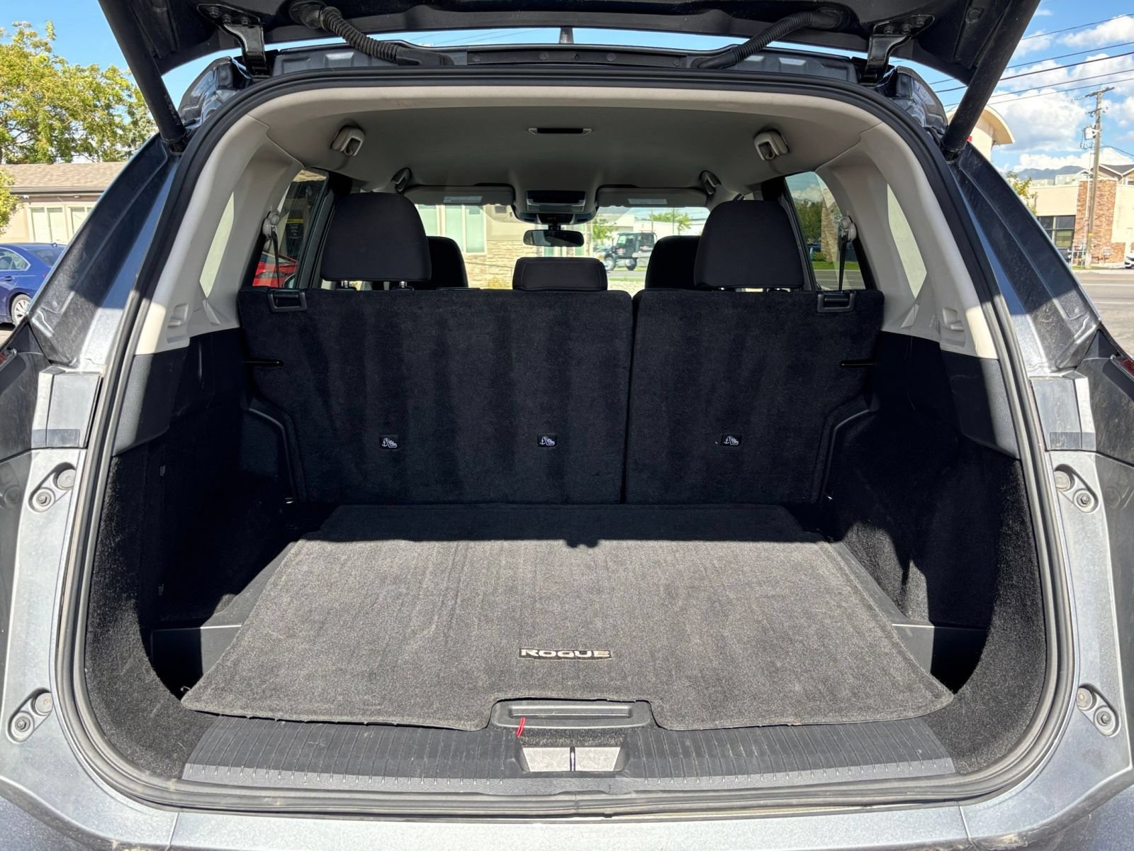 Used 2025 Nissan Rogue SV AWD/4WD image 32