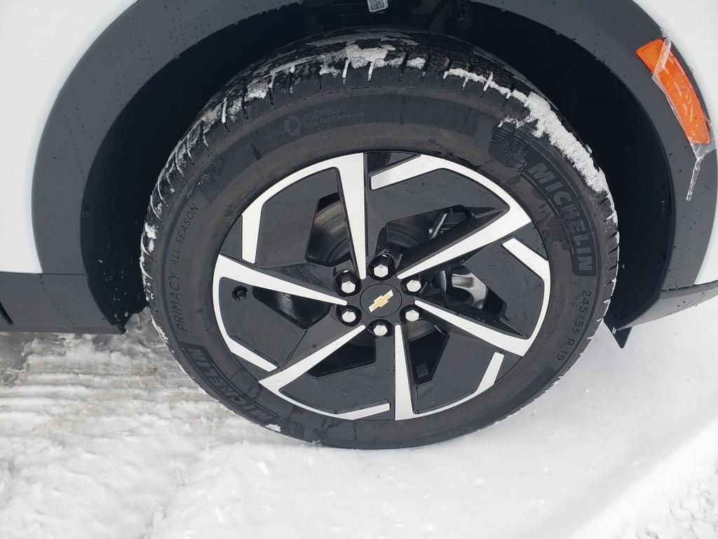 New 2026 Chevrolet Equinox EV LT image 33