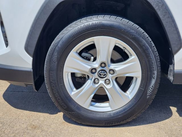 Used 2019 Toyota RAV4 XLE w/ Carpet Mat Package image 8