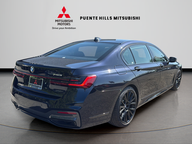 Used 2022 BMW 740i w/ M Sport Package RWD image 5