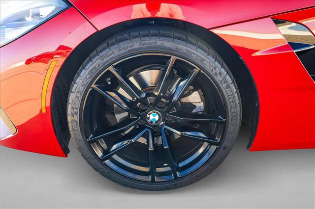 Used 2022 BMW Z4 sDrive30i w/ M Sport Package RWD image 9