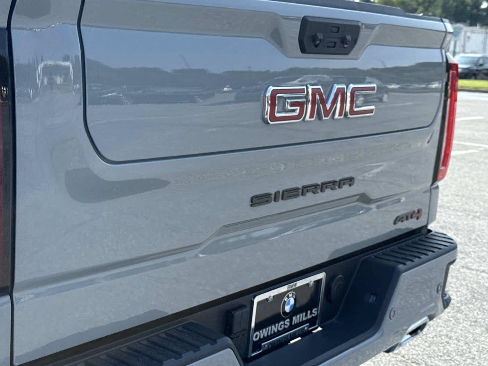 Used 2025 GMC Sierra 1500 AT4 w/ AT4 Premium Package AWD/4WD image 11