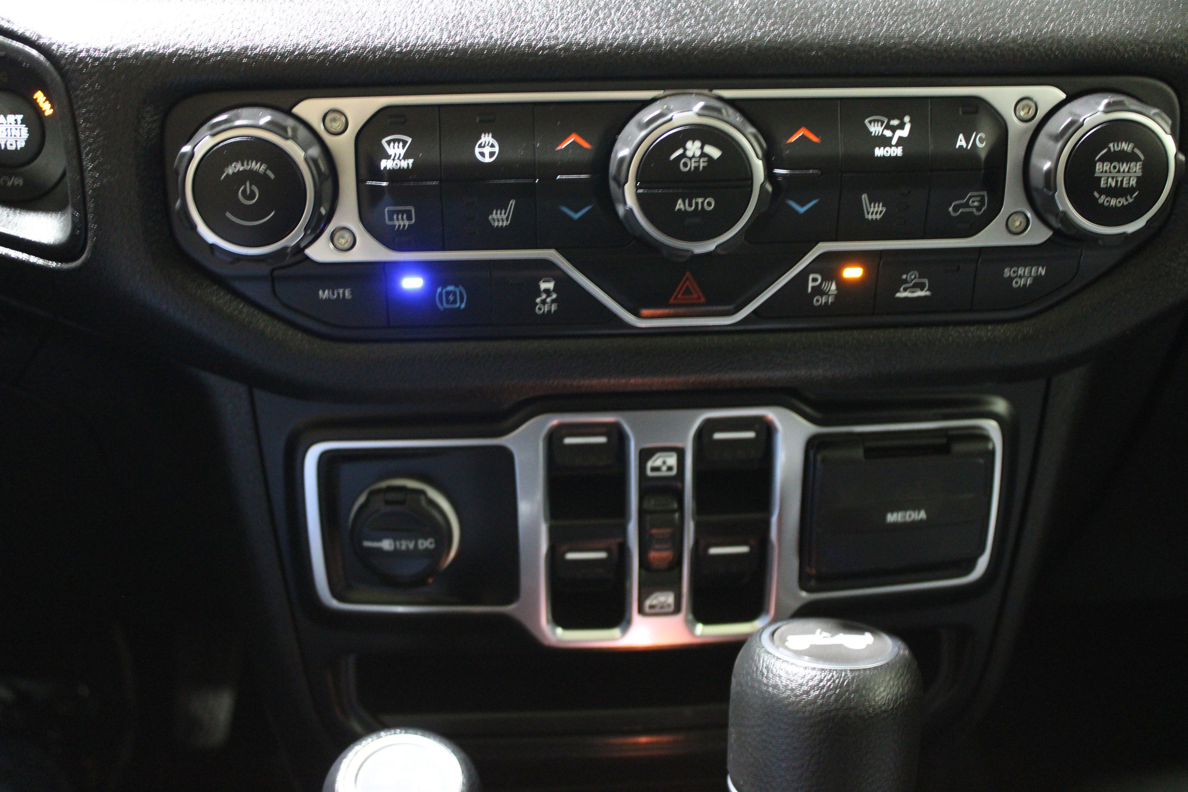 Used 2024 Jeep Wrangler Sport S w/ Dual Top Group image 21