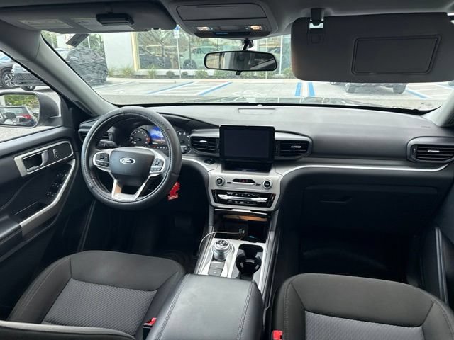 Used 2024 Ford Explorer XLT RWD image 12
