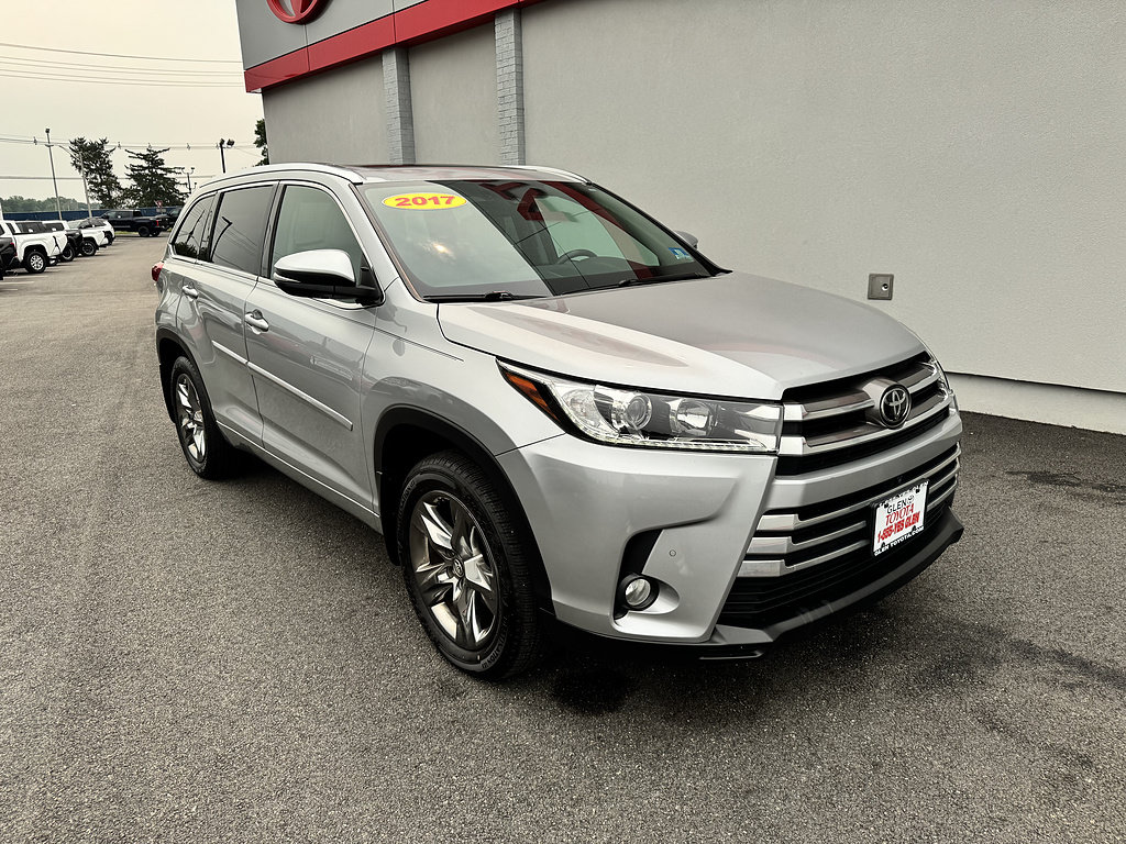 Certified 2017 Toyota Highlander Limited Platinum w/ Carpet Mat Package AWD/4WD image 4