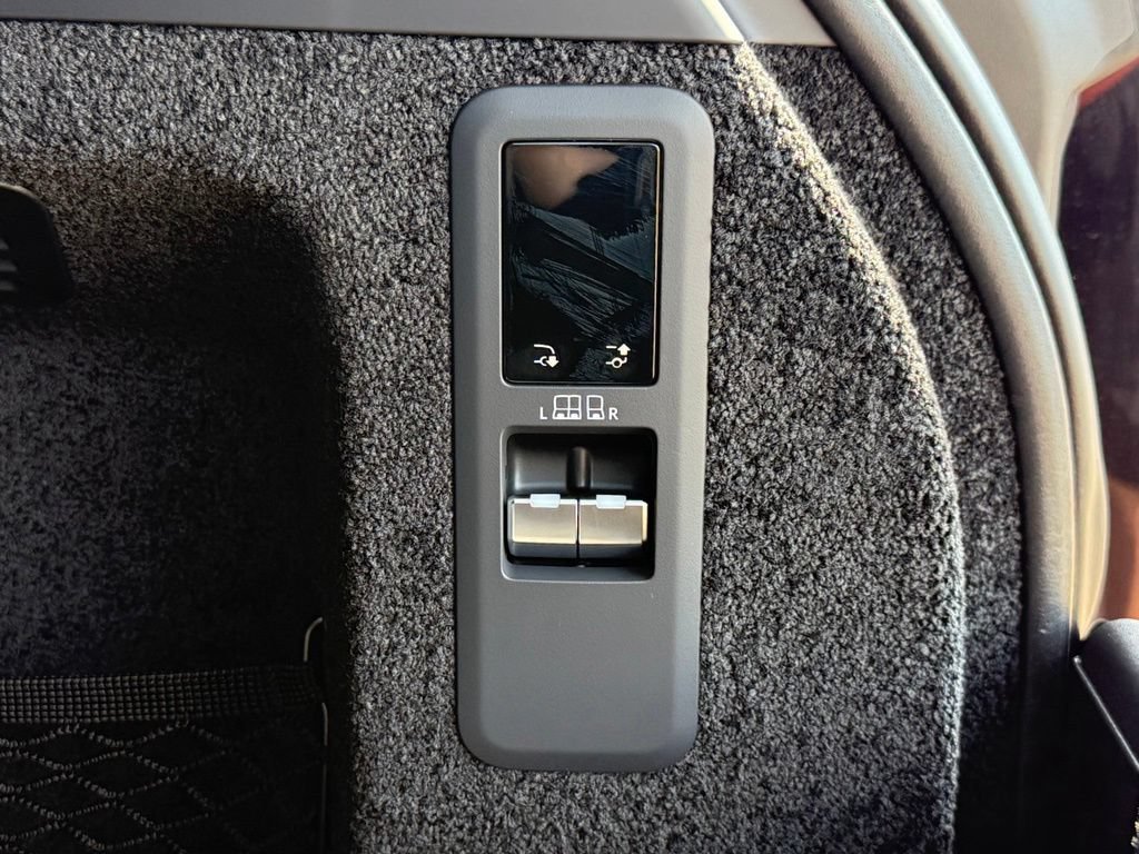 New 2026 Land Rover Range Rover SE AWD/4WD image 37