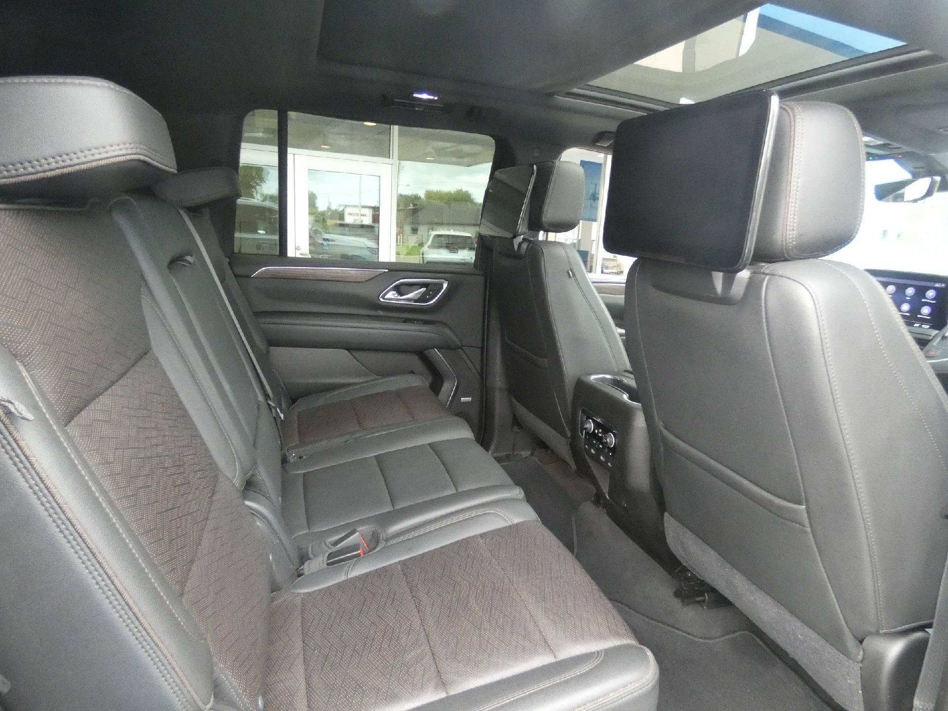 Certified 2021 Chevrolet Suburban High Country w/ Premium Package AWD/4WD image 18