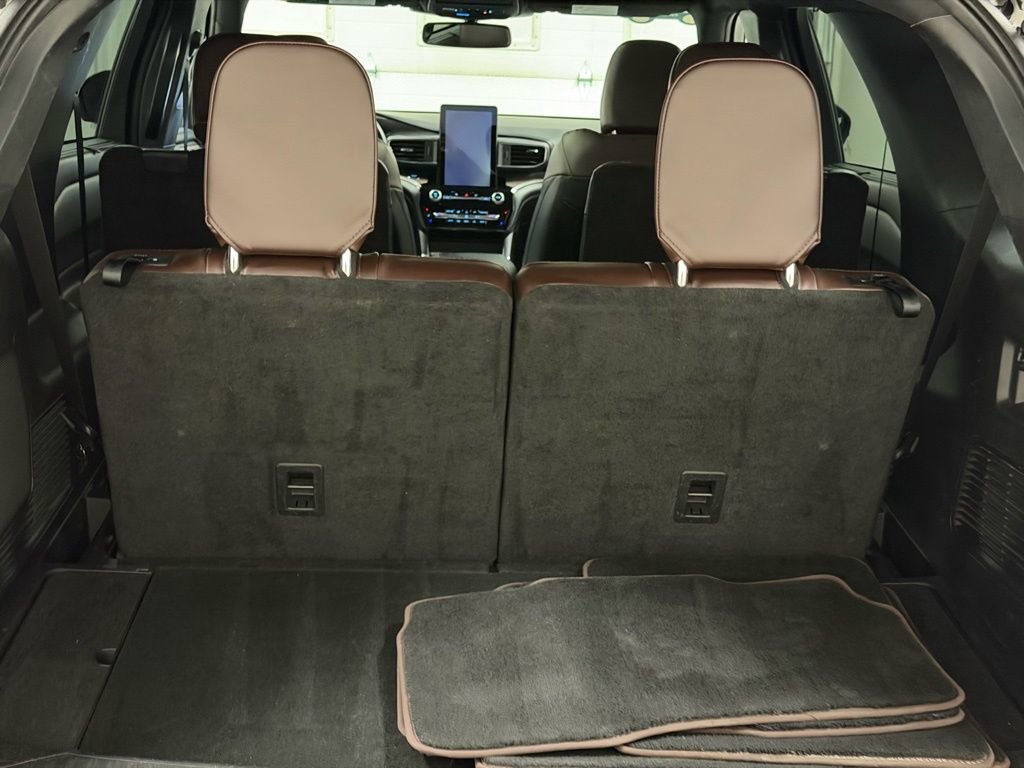 Used 2023 Ford Explorer Platinum w/ Technology Package image 22