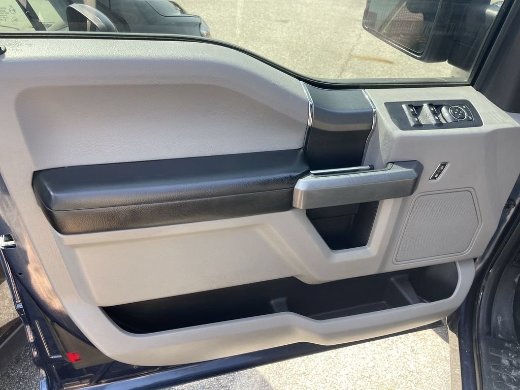 Used 2019 Ford F150 XLT w/ Equipment Group 302A Luxury AWD/4WD image 3