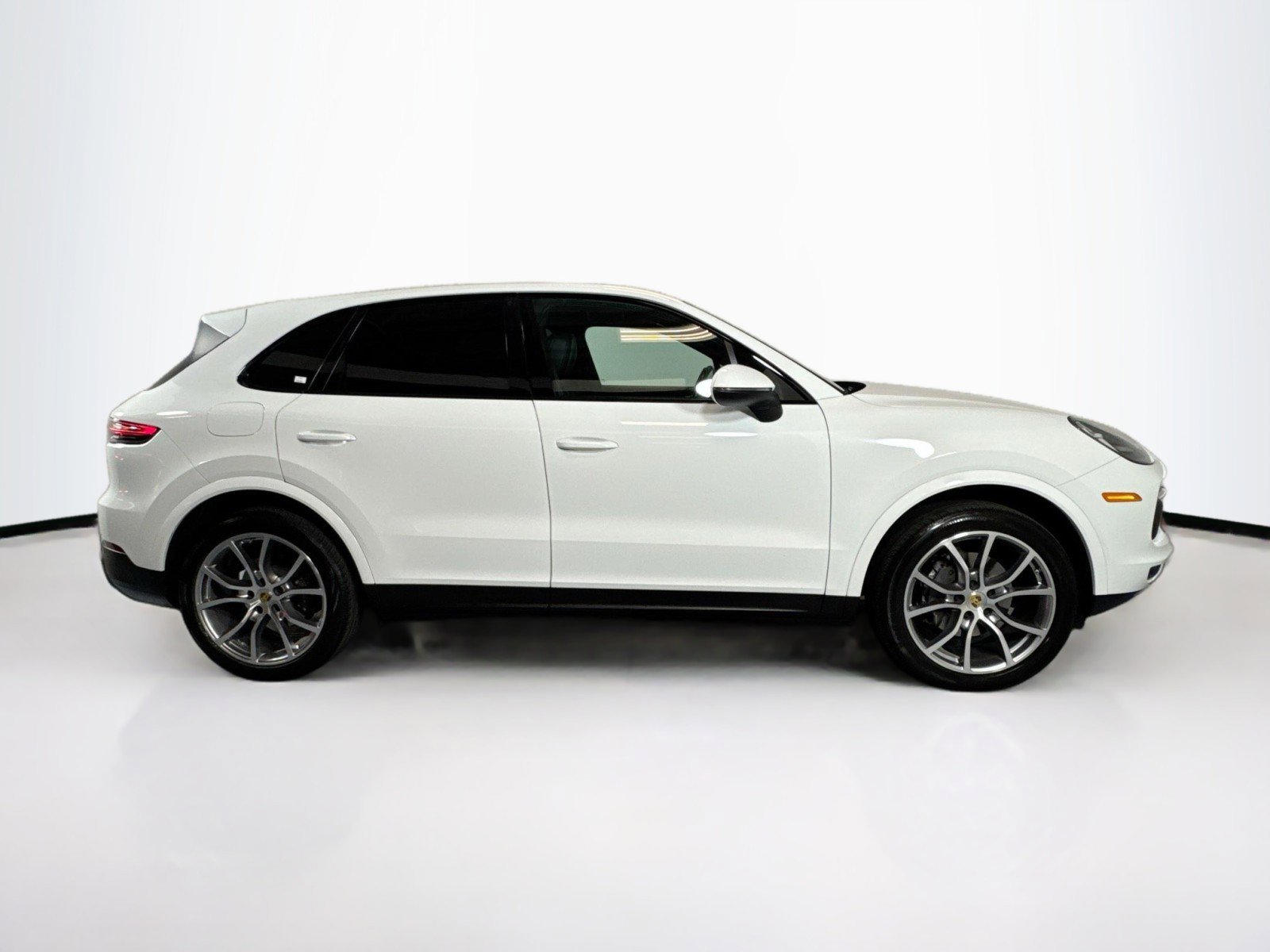 Used 2019 Porsche Cayenne image 31