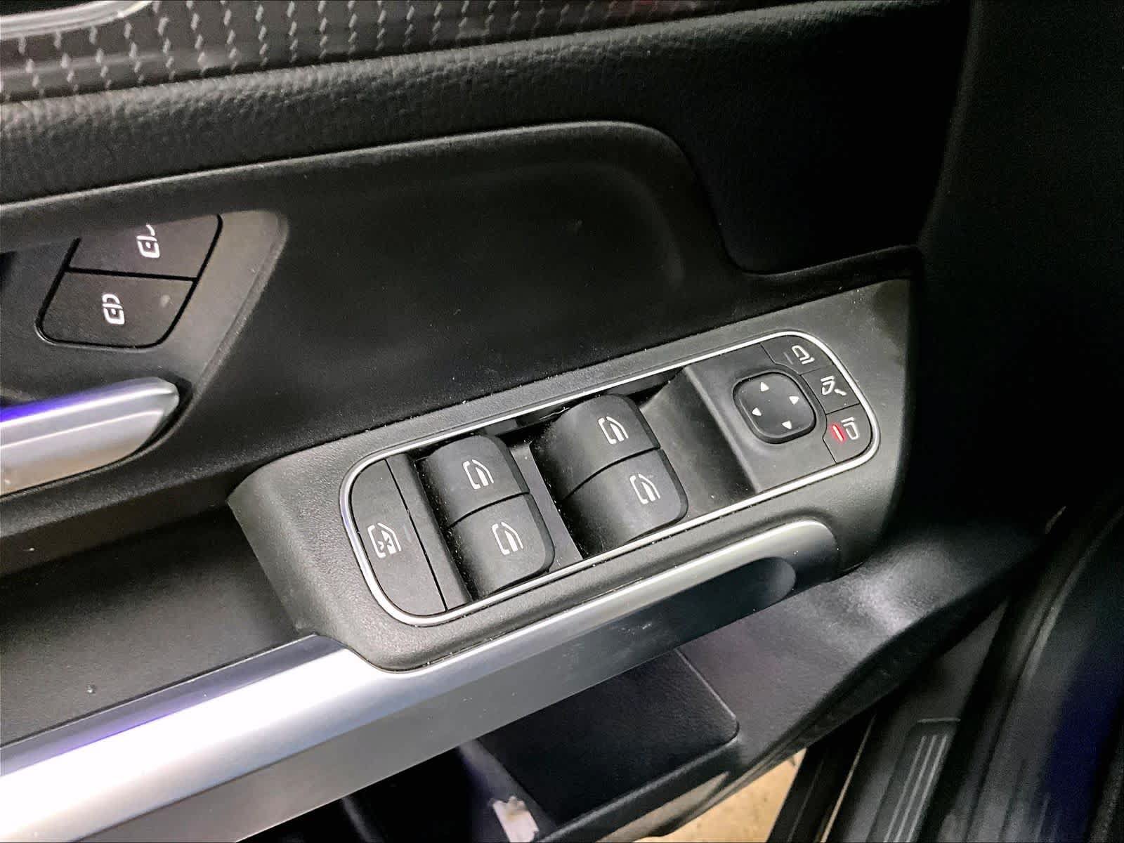 Used 2023 Mercedes-Benz GLB 250 4MATIC image 35