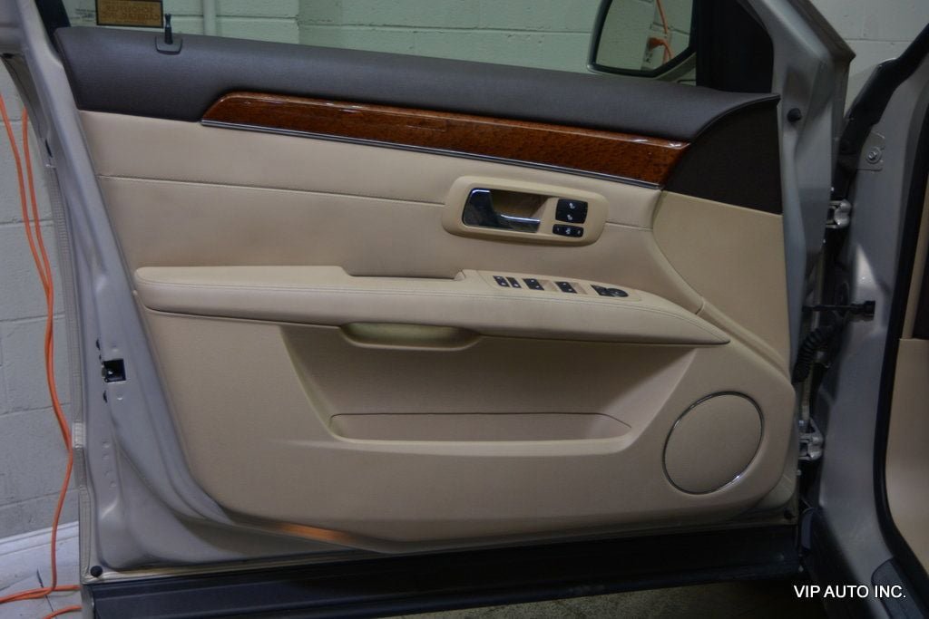 Used 2008 Cadillac SRX w/ Utility Package RWD image 7