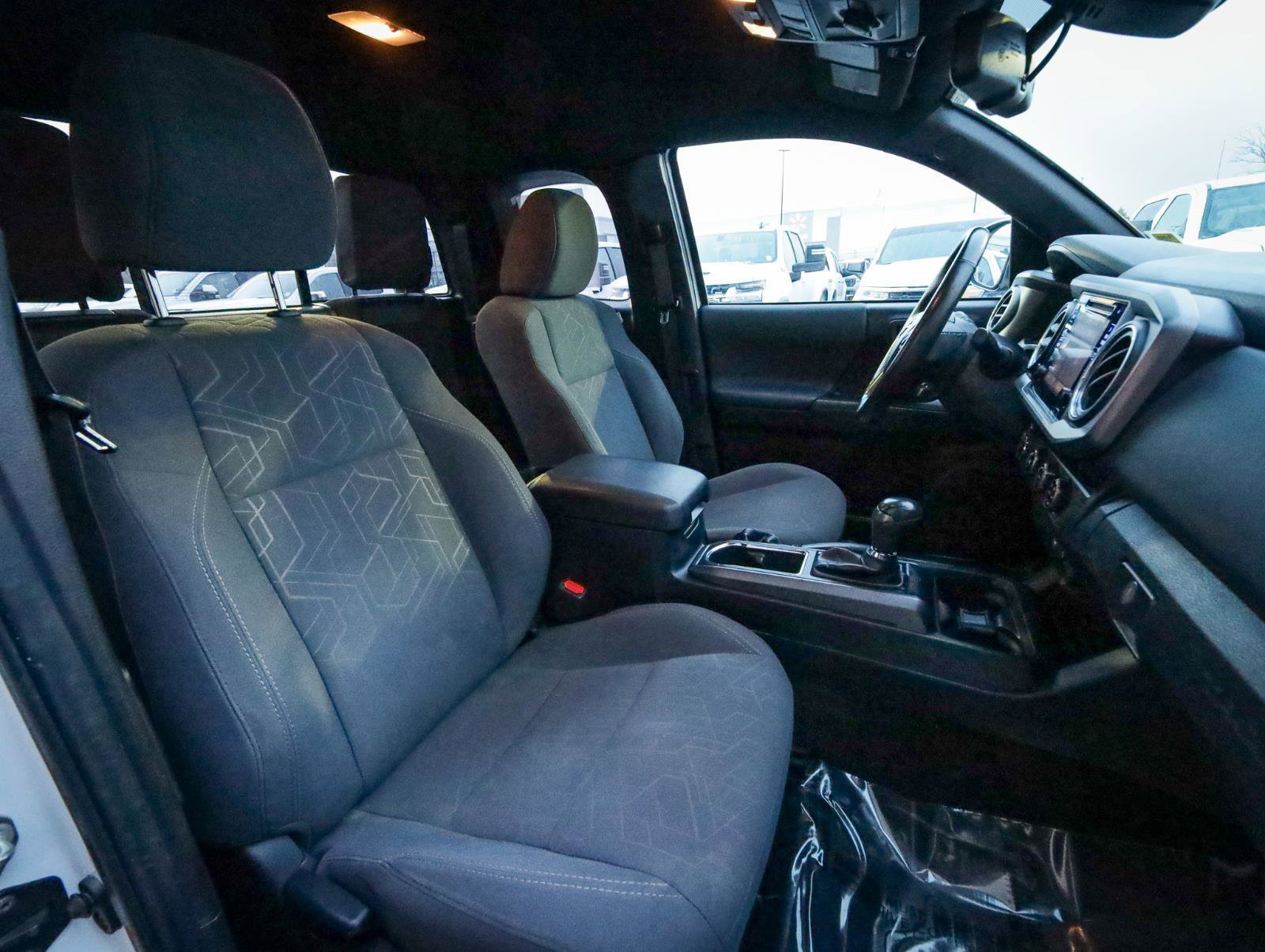 Used 2018 Toyota Tacoma TRD Off-Road w/ Technology Package image 23