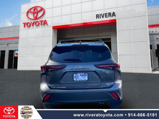 Used 2024 Toyota Highlander XLE AWD/4WD image 7