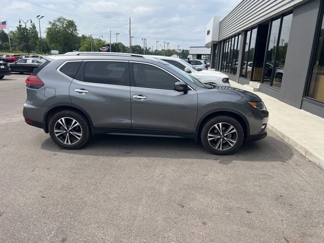Used 2020 Nissan Rogue SV w/ Sun & Sound Touring Package AWD/4WD image 2