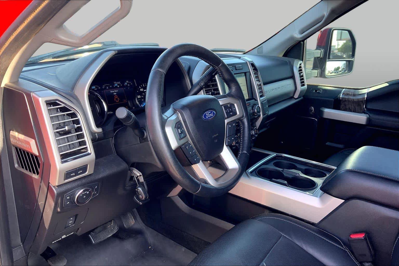 Used 2017 Ford F250 Lariat w/ Lariat Value Package AWD/4WD image 18