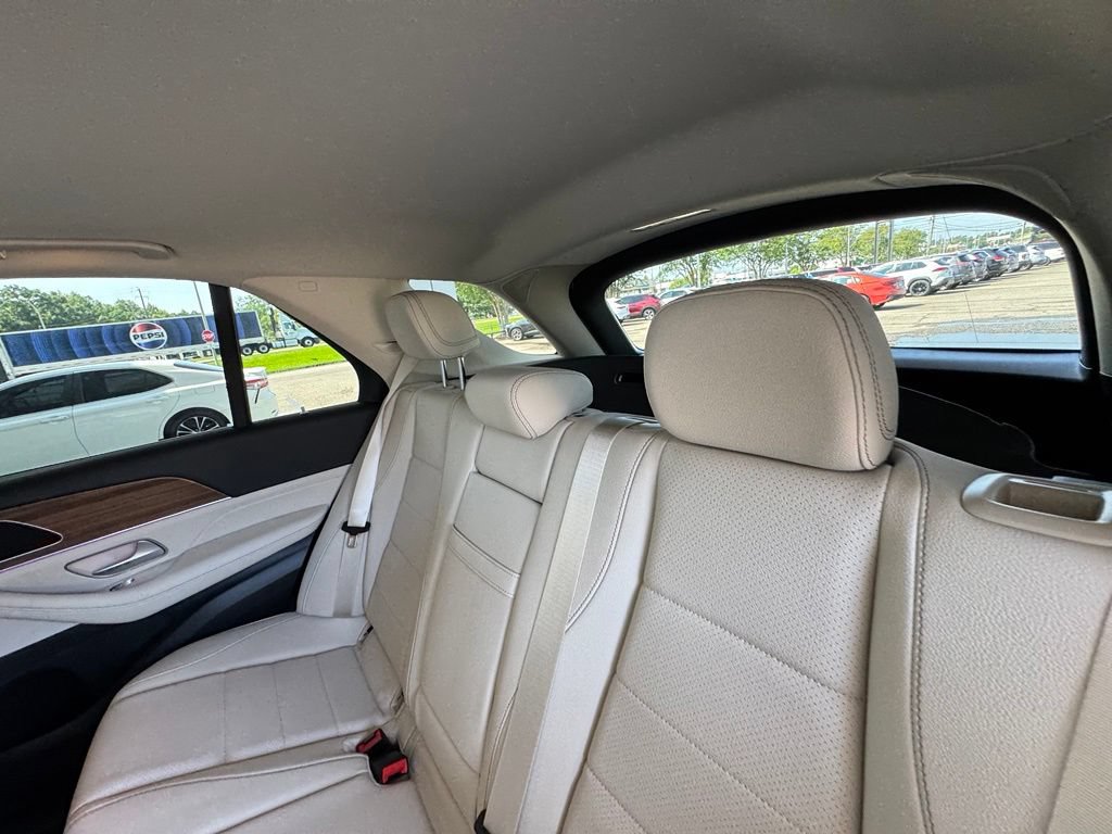 Used 2025 Mercedes-Benz GLE 350 4MATIC image 18