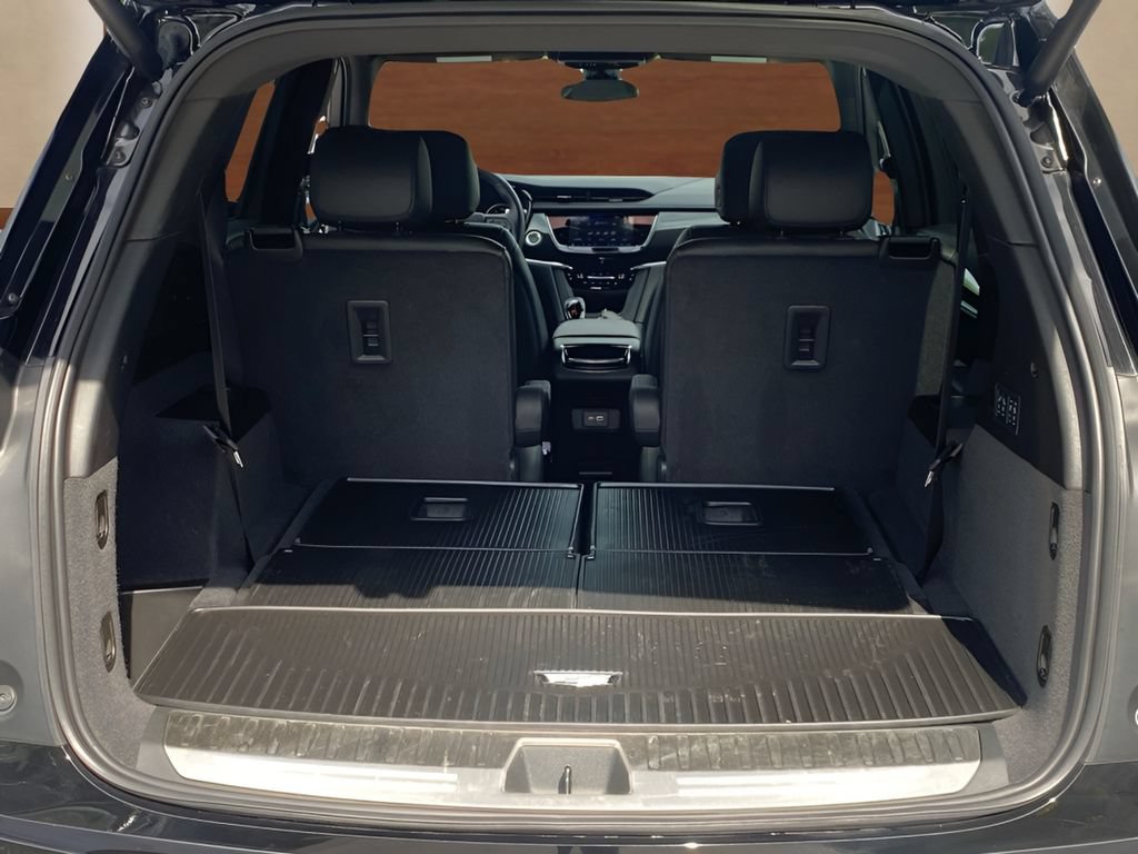 Certified 2025 Cadillac XT6 Sport w/ LPO, Floor Liner Package AWD/4WD image 11