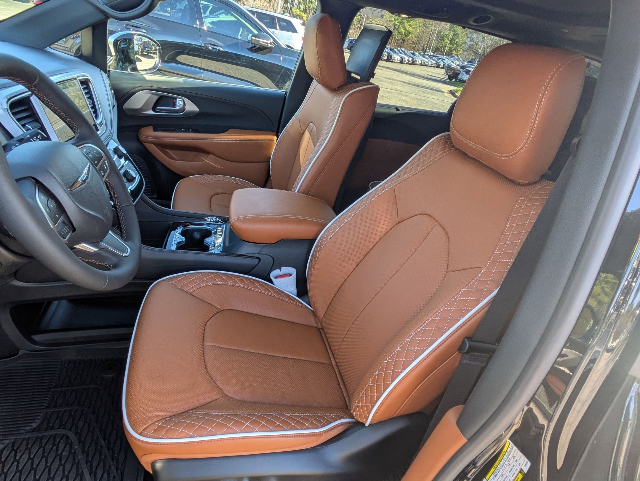 New 2026 Chrysler Pacifica Pinnacle image 19