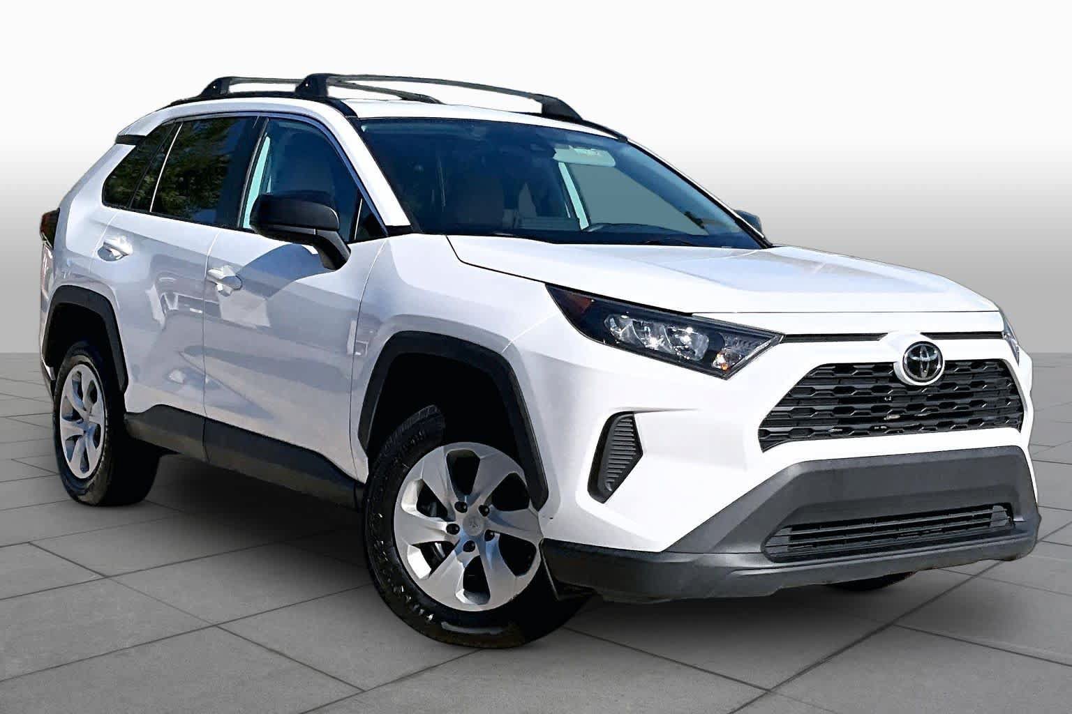 Used 2021 Toyota RAV4 LE AWD/4WD image 3