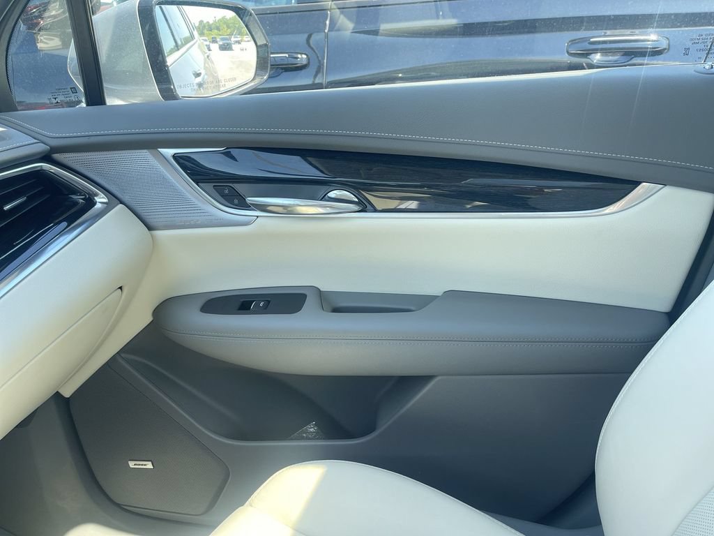 Used 2023 Cadillac XT6 Premium Luxury w/ Technology Package AWD/4WD image 32